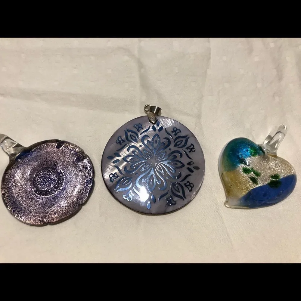 3 Pendants - Picture 1 of 5